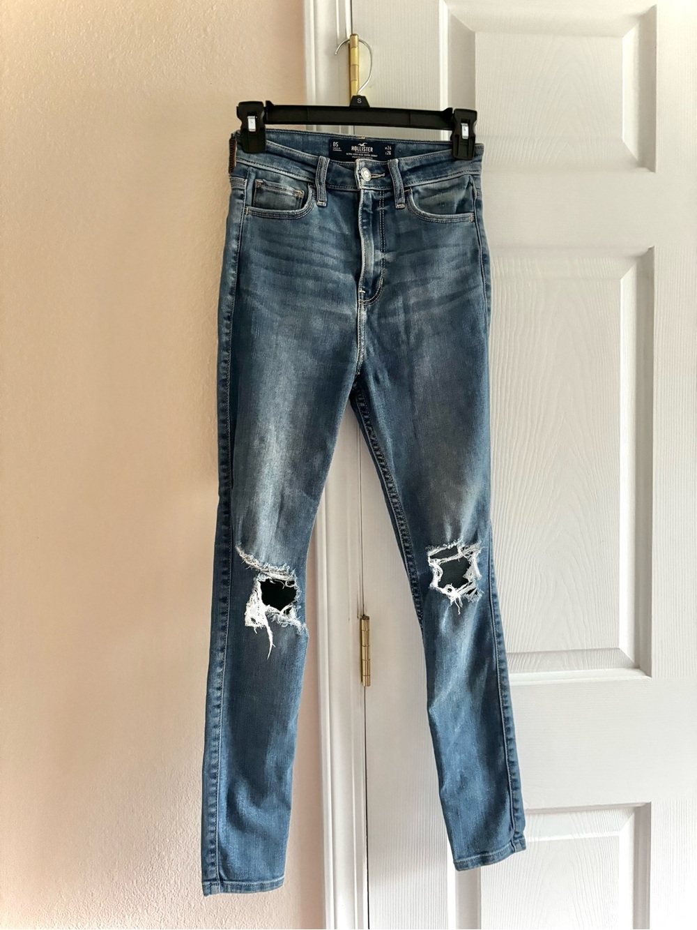 Hollister Ultra High Rise Super Skinny Distressed Blue Denim Jeans 24x26